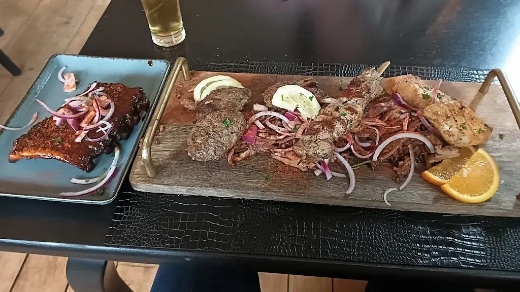 John Steenbakkers_Elenys_Maurik_review