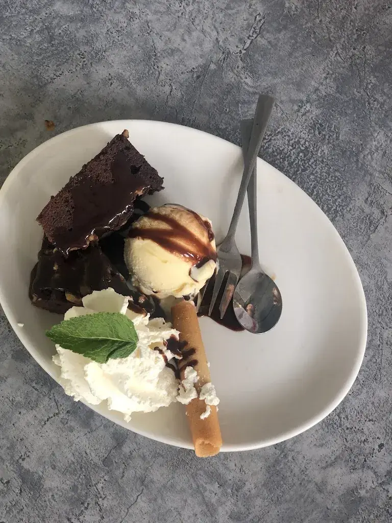 Rolf Messmer_Pannenkoekenhuis De Waterspiegel_Maurik_review