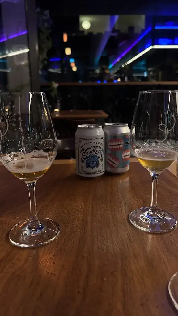 Si K._Pelusa_Amsterdam_reseña