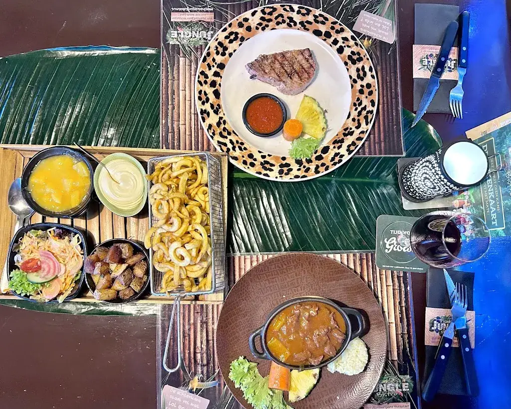 Anitha Hemeltjen_Frankie's Jungle Bistro_Neede_review