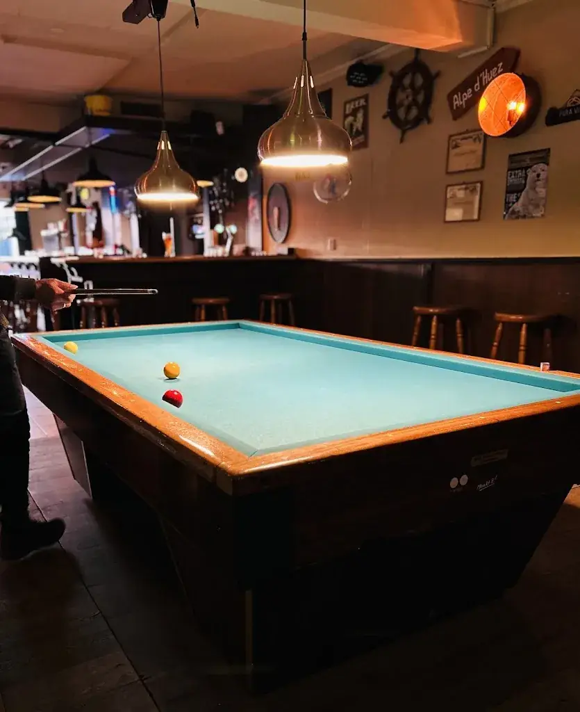 Jenssen_Bar Brasserie Cafetaria 't Hoekje_Ooij_review