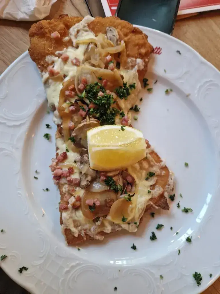 Ramouna Fouladi_Bei Mutti_Oosterbeek_review