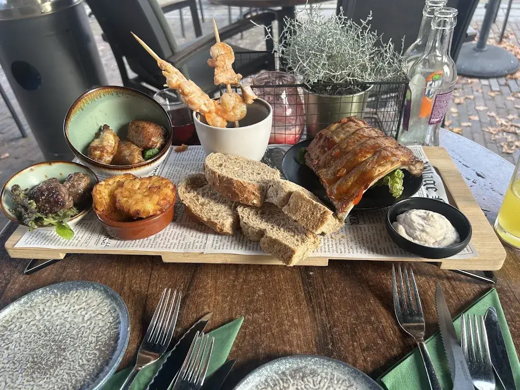 Chris Petersen_Grand Café onder De Toren_Nunspeet_review