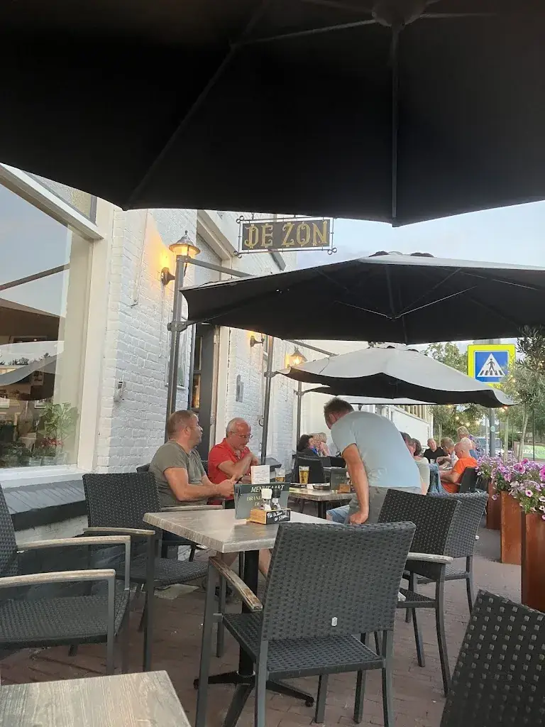 Hassan Kaleem_Sun v.o.f._Overasselt_review