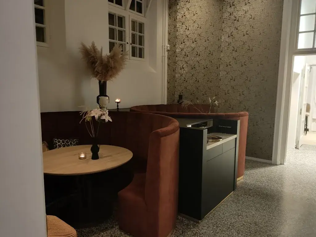 Kasper Spiro_Ovum | restaurant & events_Grave_review