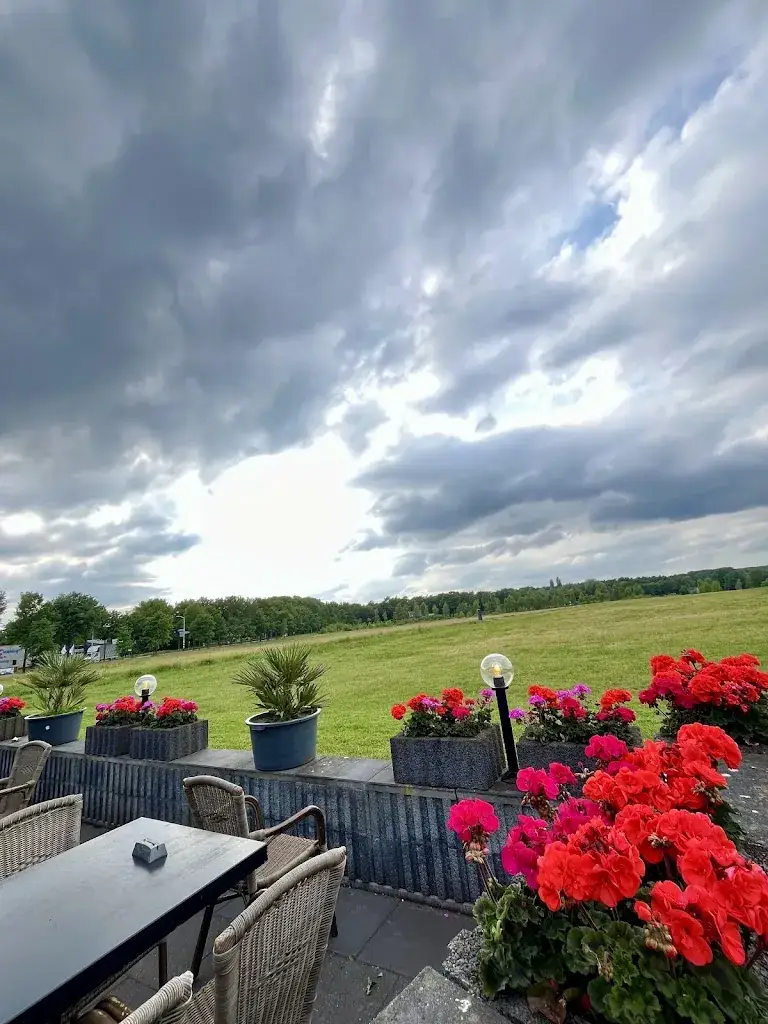 Wiby Setya Permana_Eethuys Airborne_Renkum_review