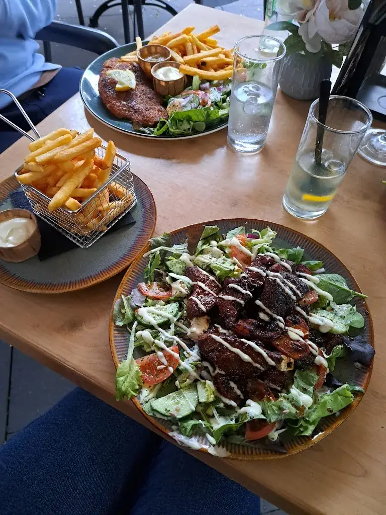 Eetsaloon Snackcounter Het Smulhuisje_Putten_slider_image_3