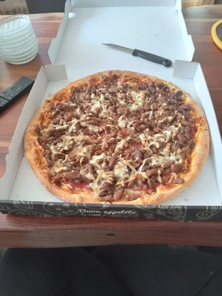 Sharon .MB_Grillroom en Pizzeria Compascuum_Emmer-Compascuum_Bewertung