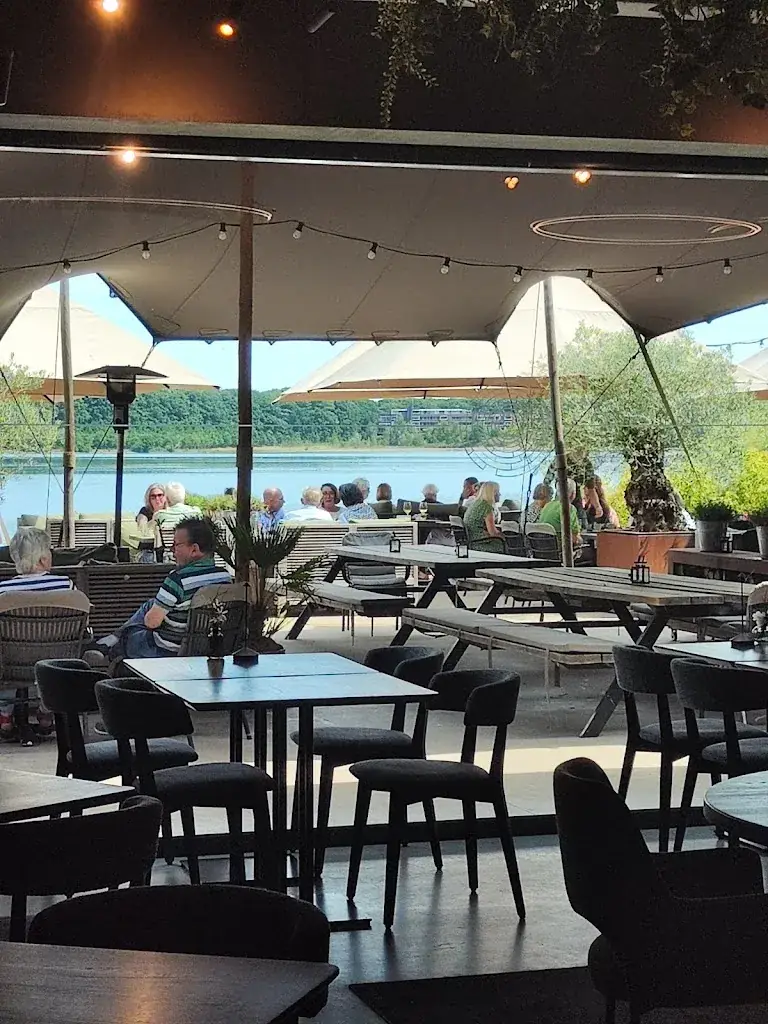 Het Houtse Meer_Hout_slider_image_3