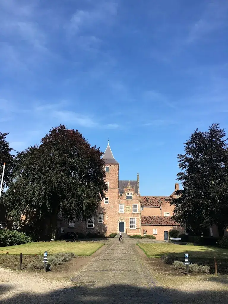 Flávia Santos_Wijnhuis de Blauwe Camer_Oosterhout_review