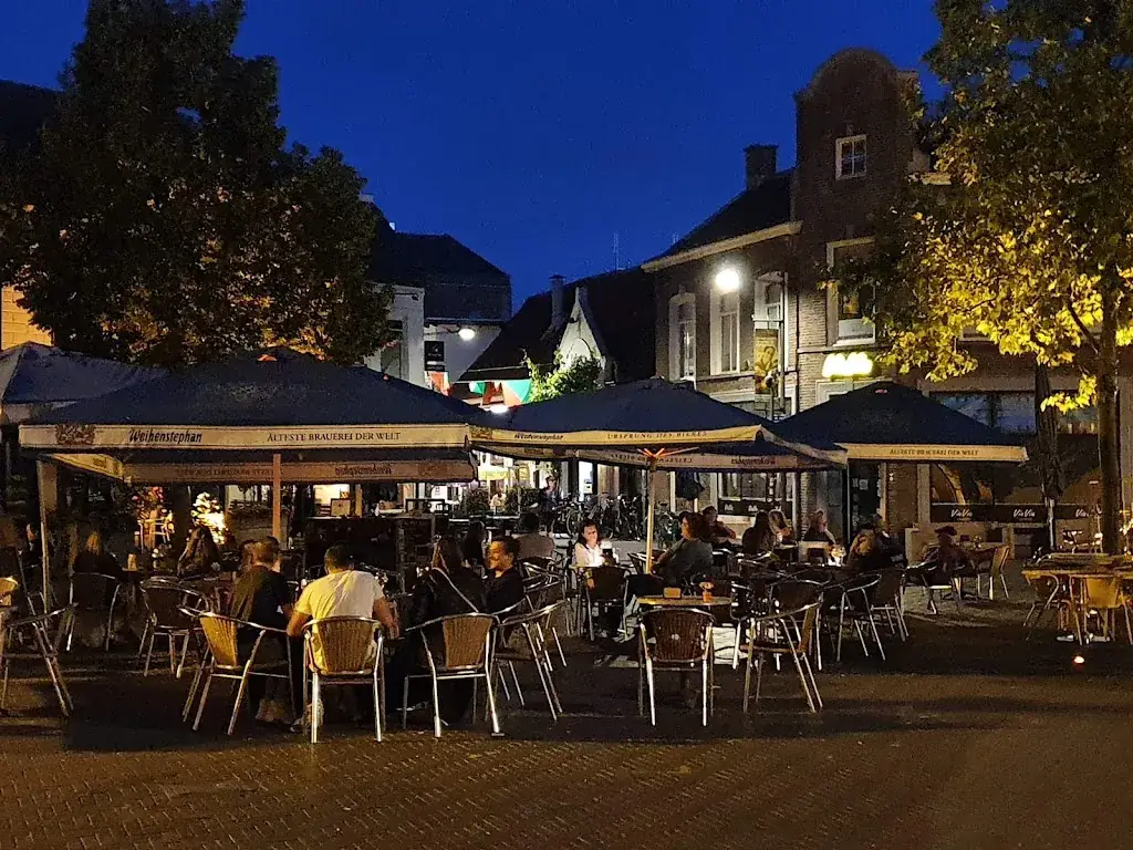 Pooyé Vis aan de Markt_Oosterhout_slider_image_2