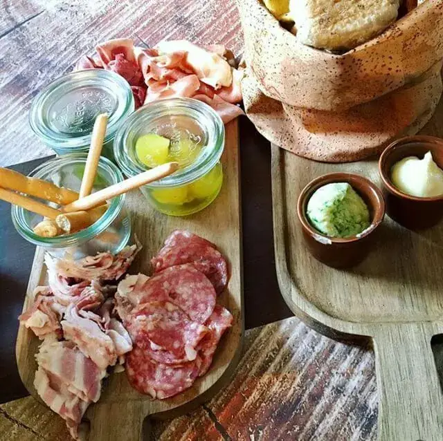 Bij Sib Bites & Grill_Emmen_slider_image_3