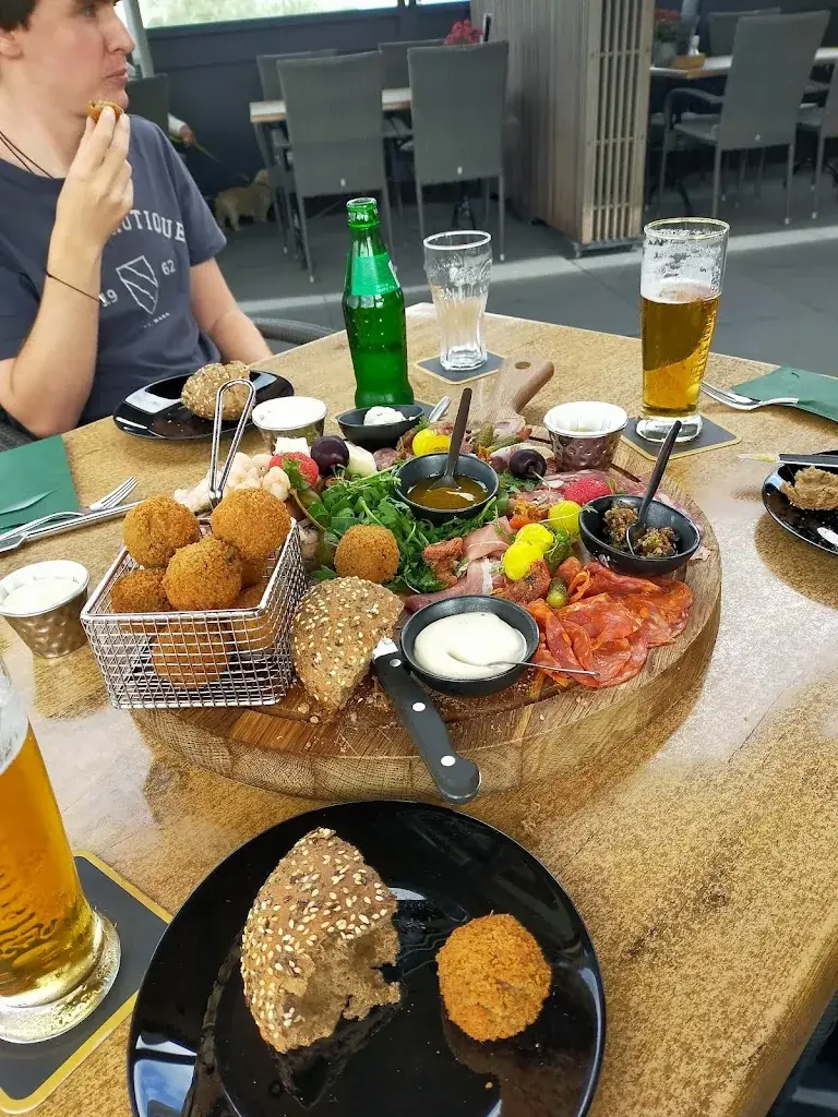 Sophia Wildie_Bistro de Bolle_Boven-Leeuwen_review