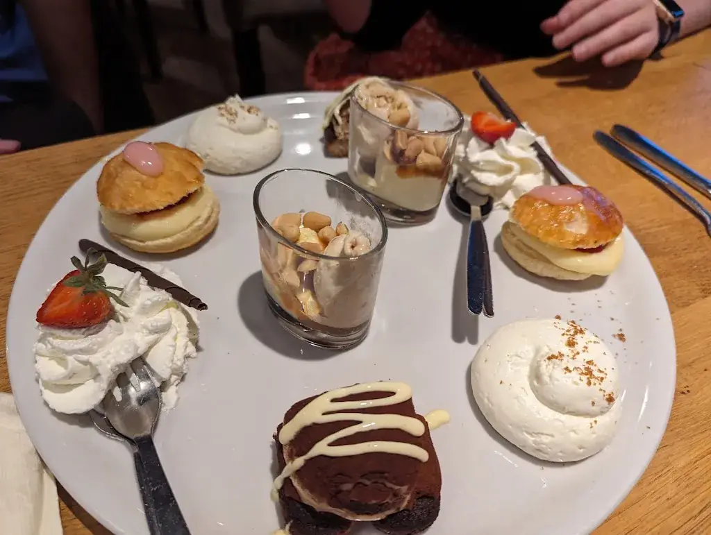 Disht Advani_De Kromme Hoek_Scherpenzeel_review