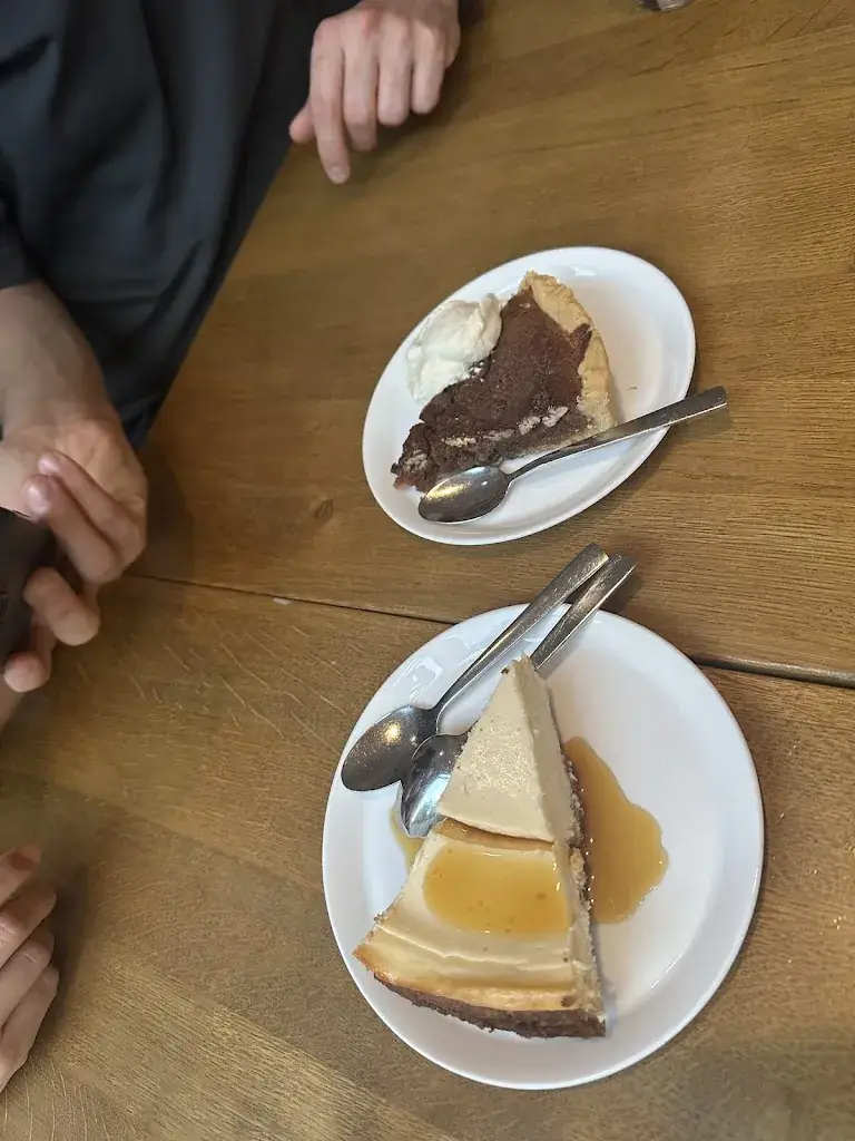 L_Pendergast_Amsterdam_review