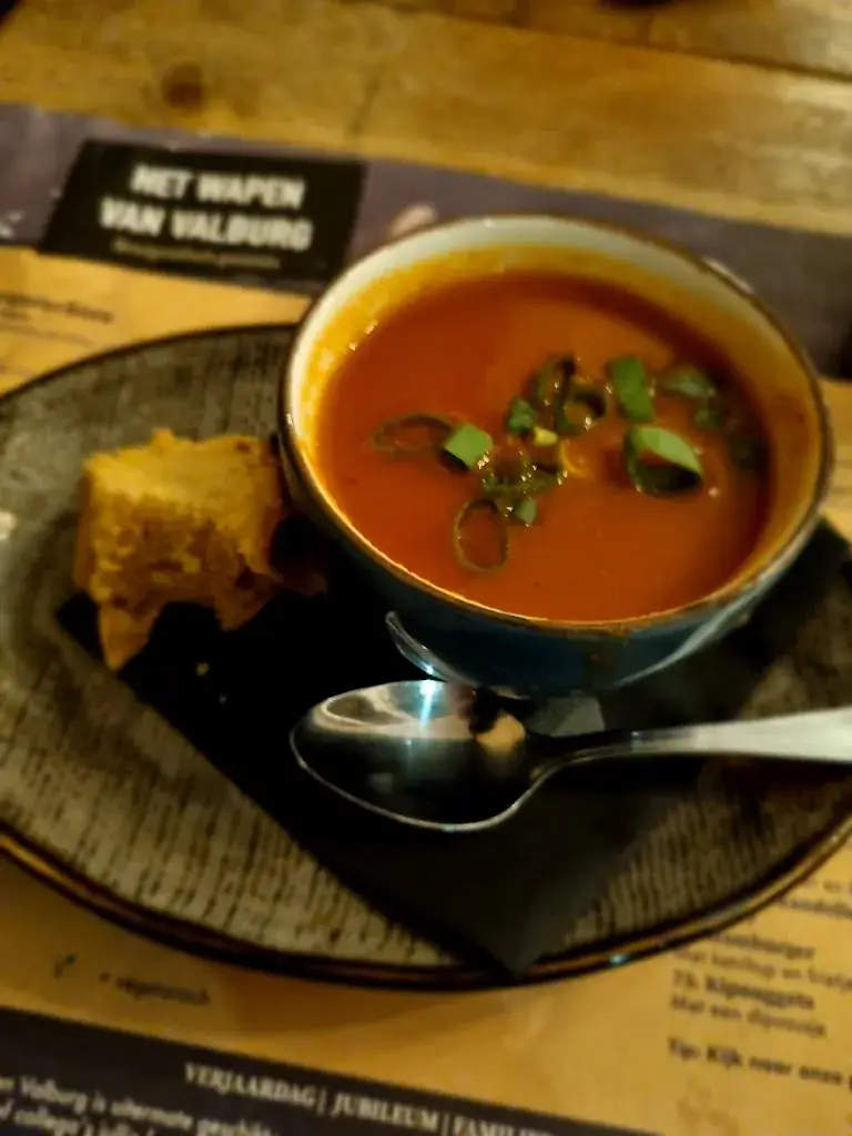 Andrew Dancing_Het Wapen van Valburg_Valburg_reseña