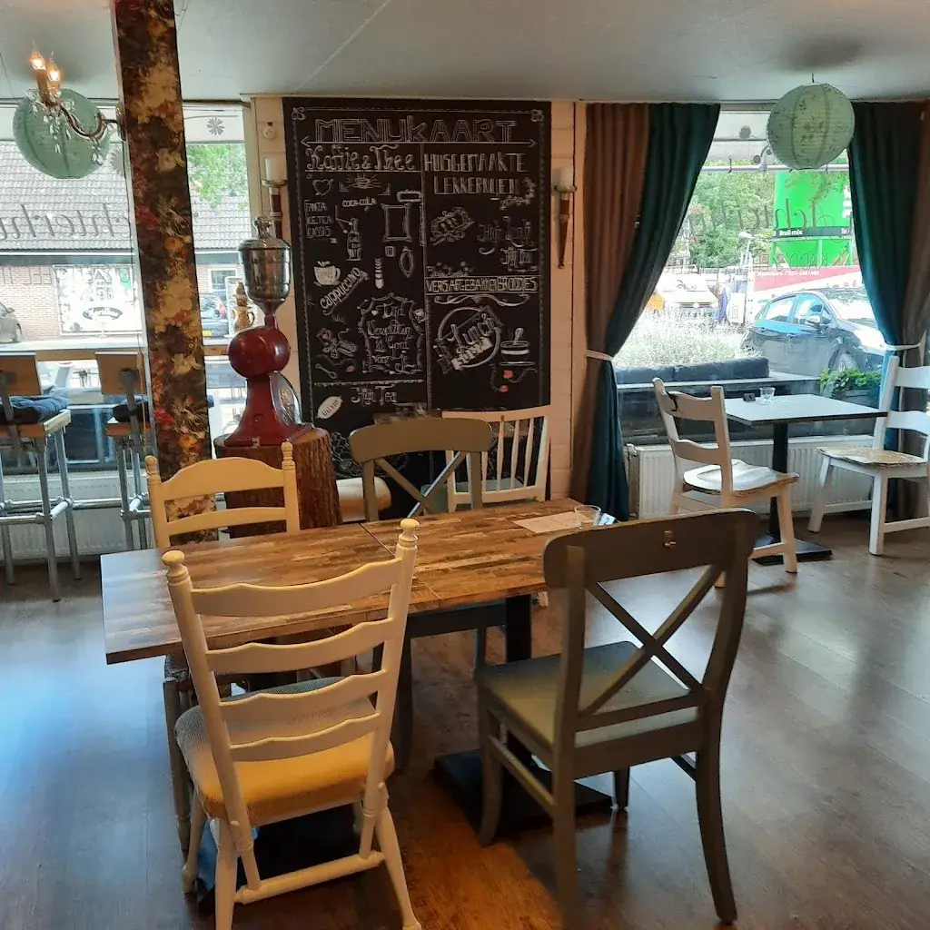 Helma Wilbrink_'t Koffiehuus Ugchelen - Lunchroom, koffie met gebak_Ugchelen_review