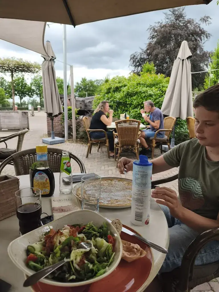 hans Weegenaar_De Radstake_Heelweg_review