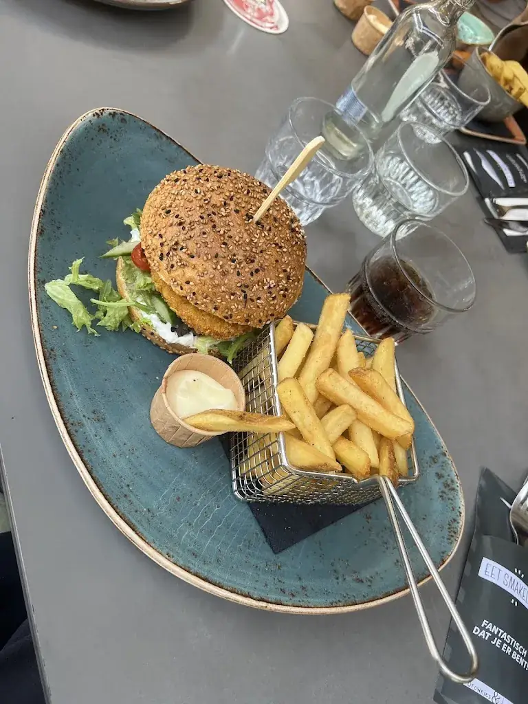 KIRON ANWAR_Brownies & downieS_Wijchen_review