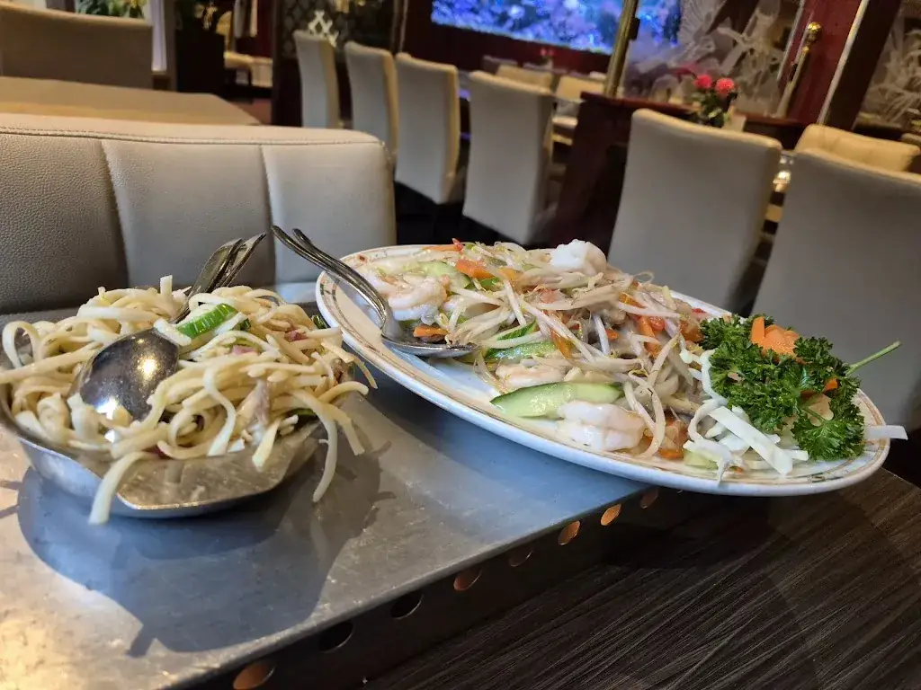 Krzyu Pół_Asia_Wijchen_review