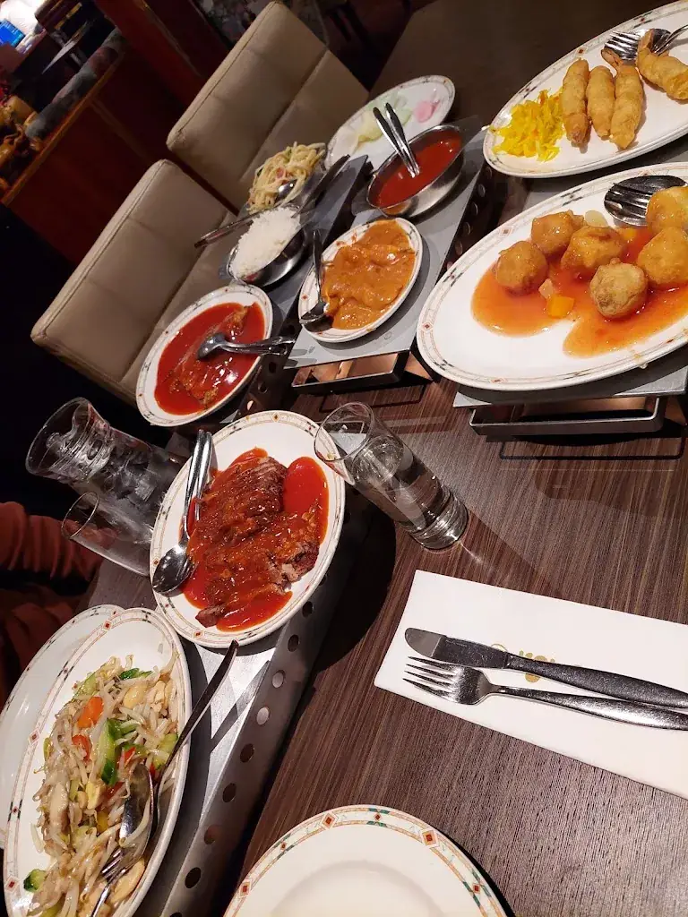 Emmi Elshof_Asia_Wijchen_review