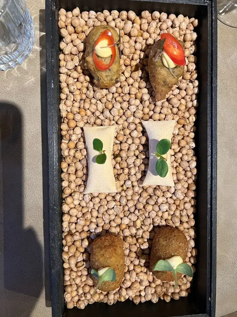 Twan Jacobs_Bij Roel Linssen_Venray_review