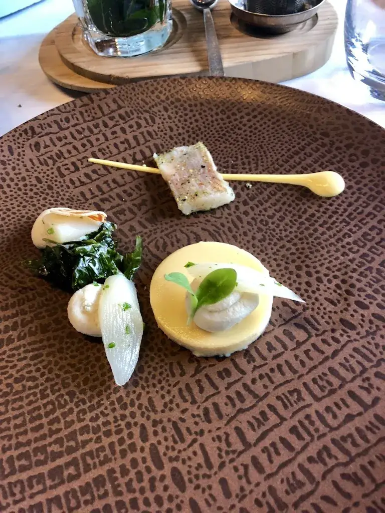 Jan Klein Poelhuis_LEV. by Mike_Winterswijk_review