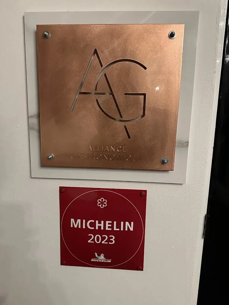 Jack Holzer_Herberg Onder de Linden_Aduard_review