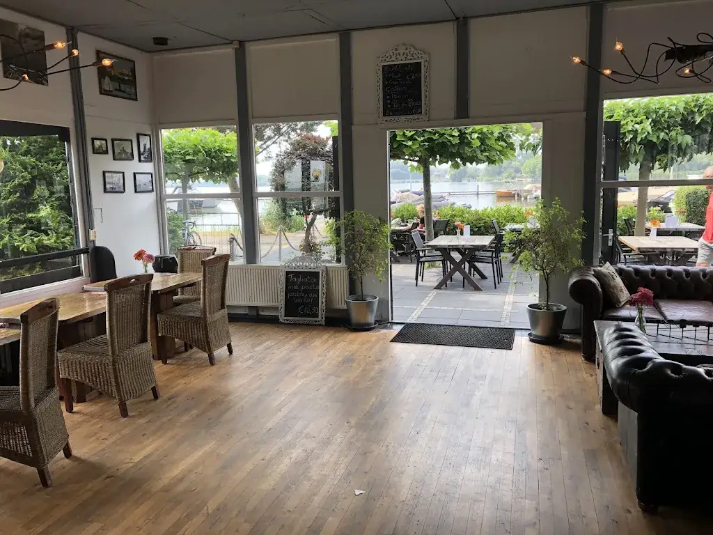 Anton de Zeeuw_Eetcafé & Terras “DOCK OF THE BAY