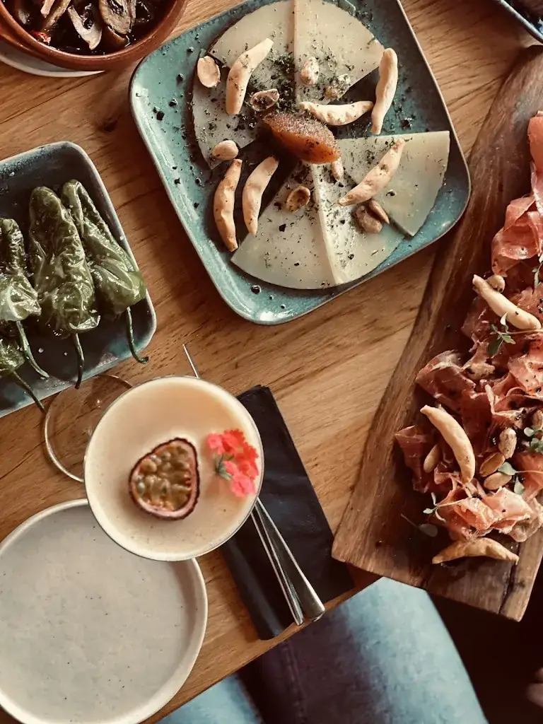 Guay Rotterdam_Rotterdam_slider_image_3