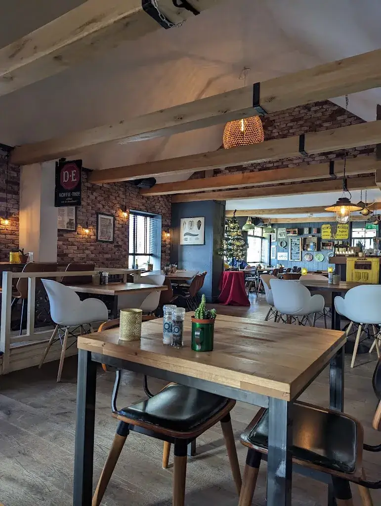 Grand Café Koning & De Caenerij restaurant in Bedum