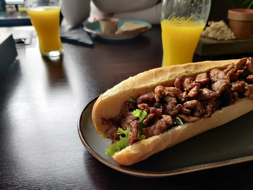 Dzyan Wattimena_Lunch&dine_Bedum_review