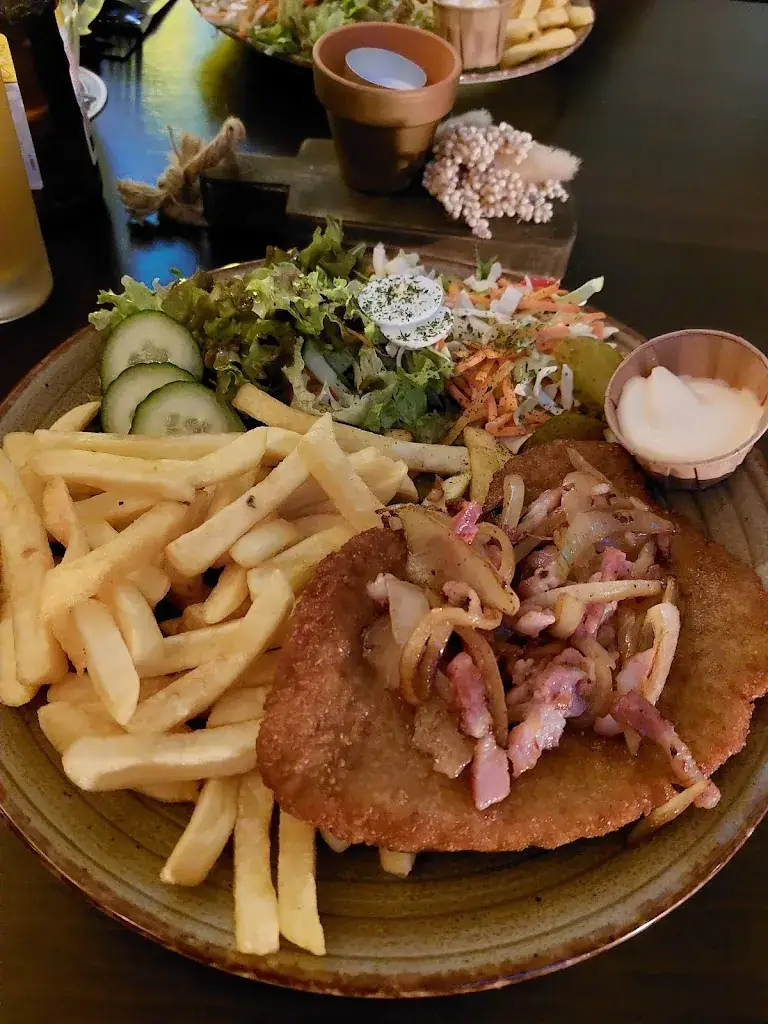 K. Hebes_Lunch&dine_Bedum_review