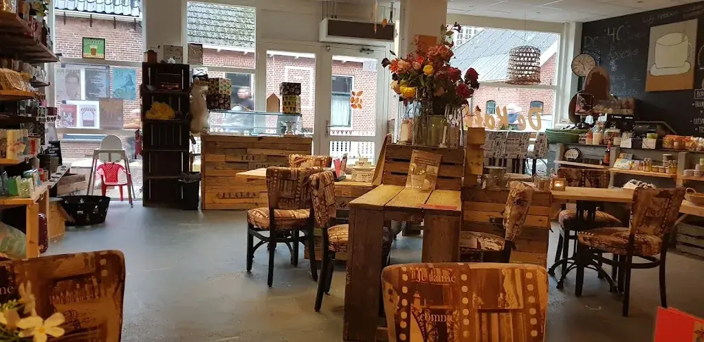 Nieke Wildeboer_De Koffieleut Bedum_Bedum_reseña