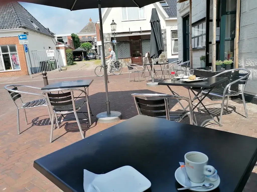 Andrew Fuller_Croissanterie The Fiftie's_Appingedam_review