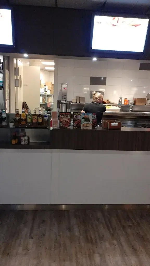 Gabor Kristi_Cafetaria Royal_Appingedam_review