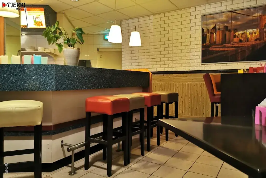 Tjerk Bos_Cafetaria Rogers Place_Appingedam_review