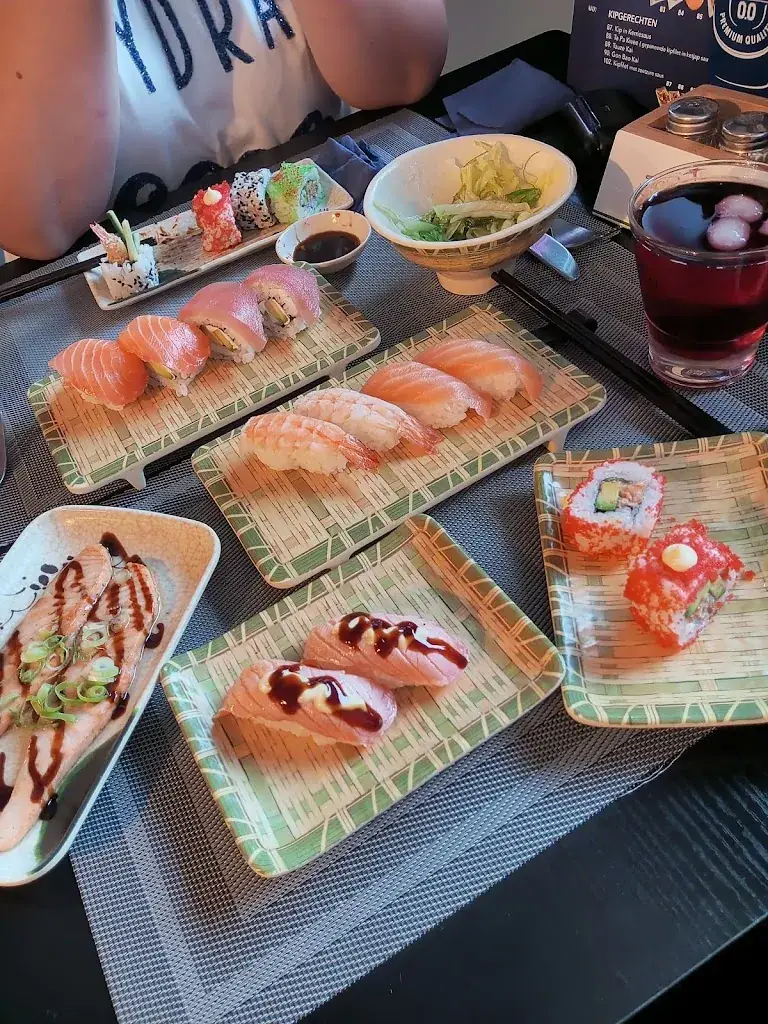 Антон Ворожцов_Bij Ling_Pekela_review