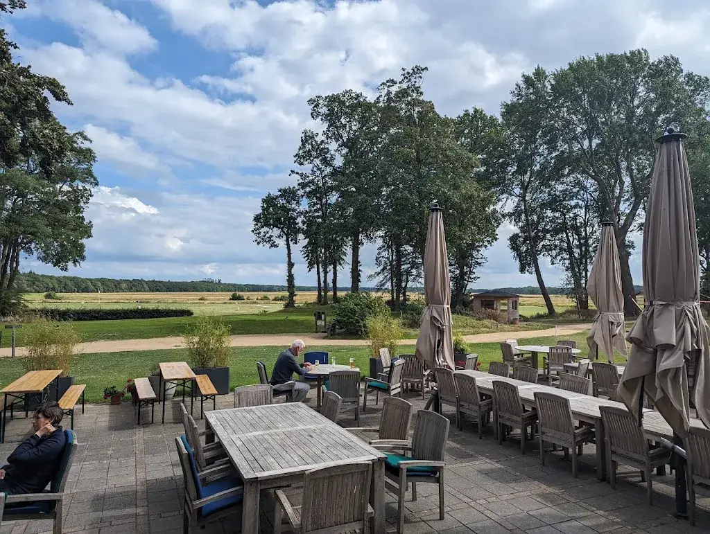 Sociëteit De Poll restaurant in Glimmen