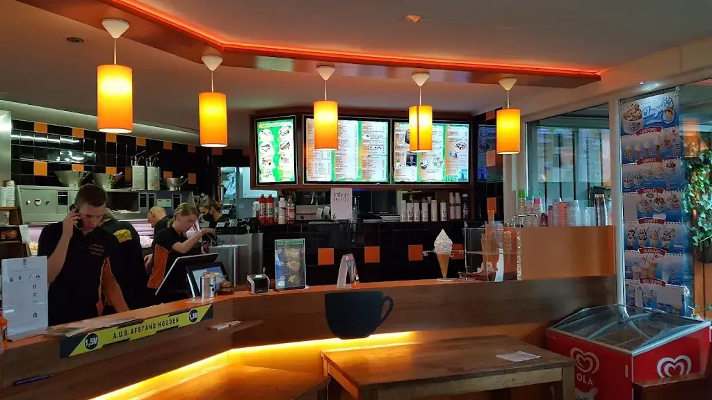 Frits Haverkamp_Cafetaria De Rietlanden_Grijpskerk_avis