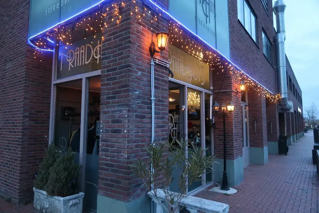 Grand Café 't Raadhuys restaurant in Stadskanaal