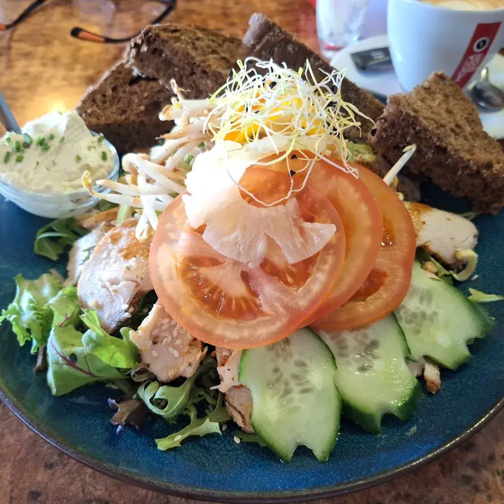 Judith Koops_Croissanterie l'Europe_Stadskanaal_reseña