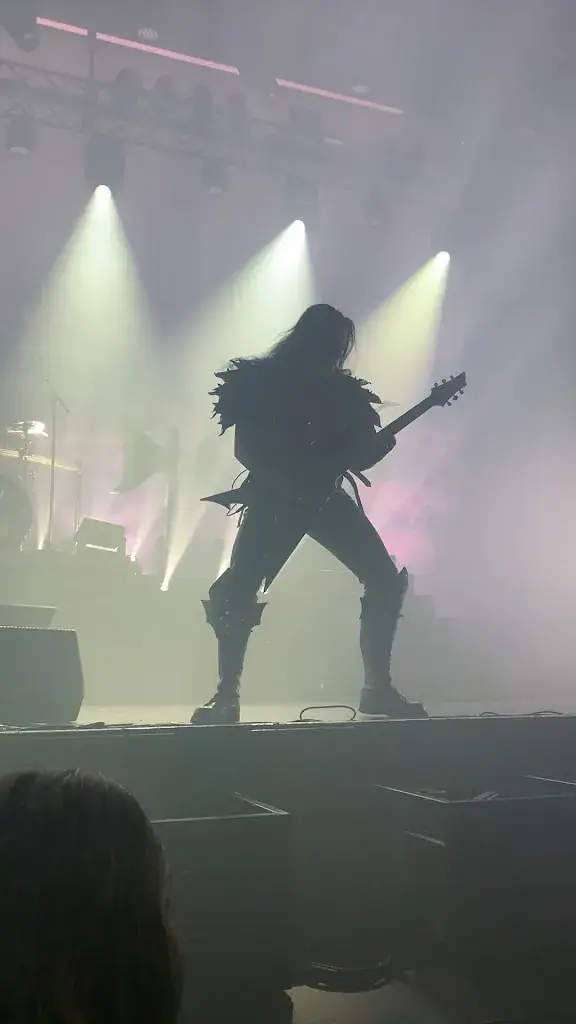 Zachary MacDonald_TivoliVredenburg_Utrecht_review