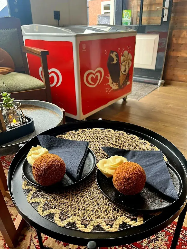 Melanie Wesselingh_Cafe Klein Brussel_Leens_review