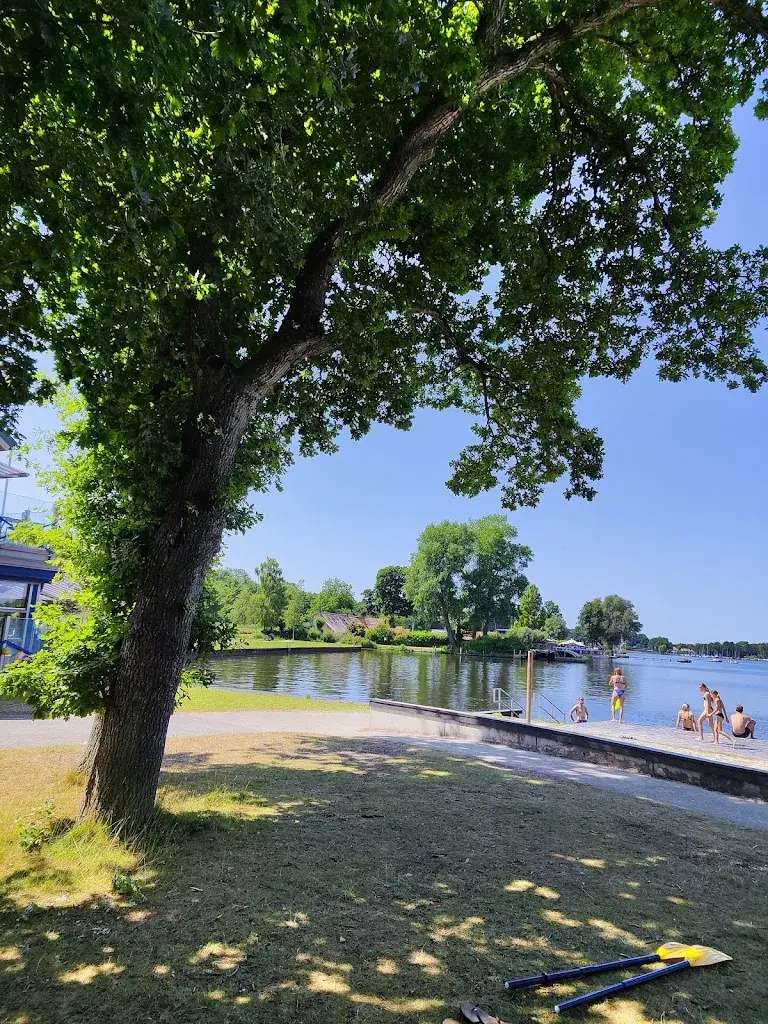 Ania Z_Strandpaviljoen Paterswoldsemeer_Haren_review