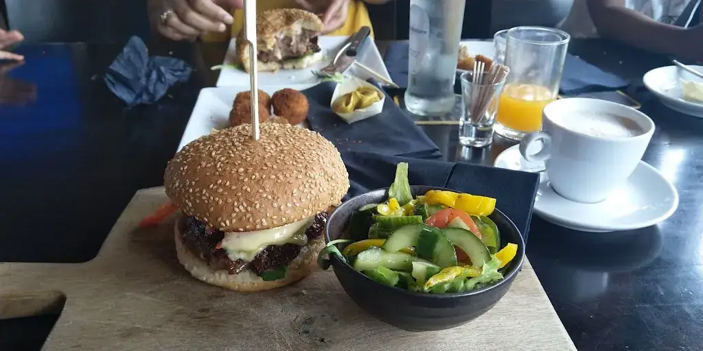 Clyde Gravenberch_Intermezzo_Haren_review