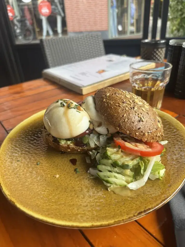 By Kielman_Veendam_slider_image_3