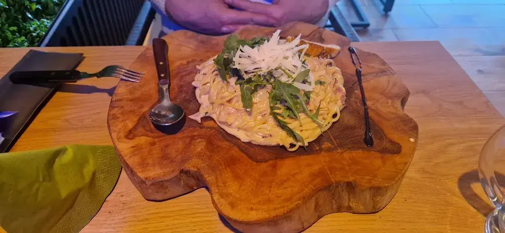 Mengi pinto_Bella Italia_Klazienaveen_review