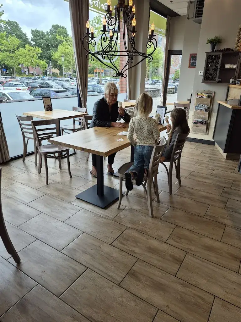 Kris Lulofs_Croissanterie Jolie_Veendam_review