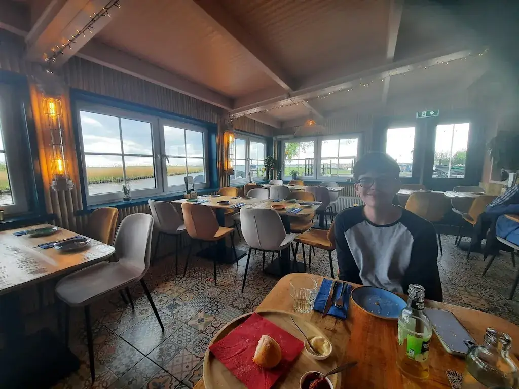 Jeanette Henssen_Bodega Beach_Kropswolde_review